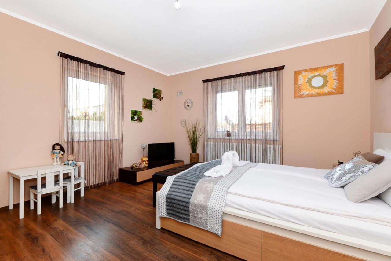 Anita Appartement Boedapest Buitenkant foto