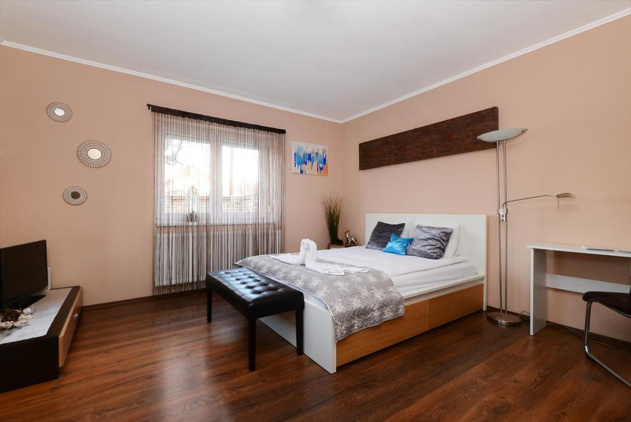 Anita Appartement Boedapest Buitenkant foto